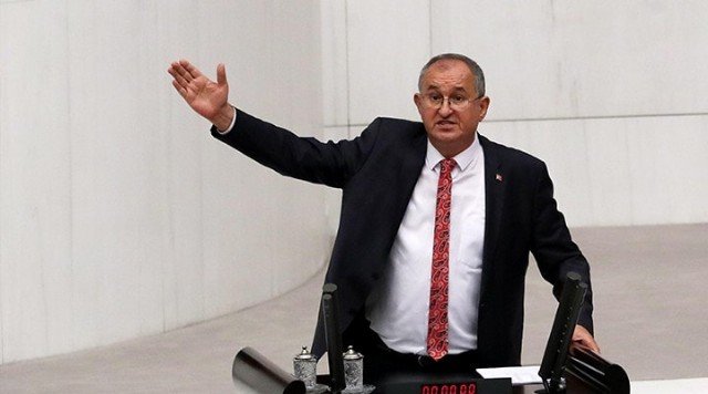 CHP�li Sertel�den DE� Rekt�r� Hotar�a trol benzetmesi!
