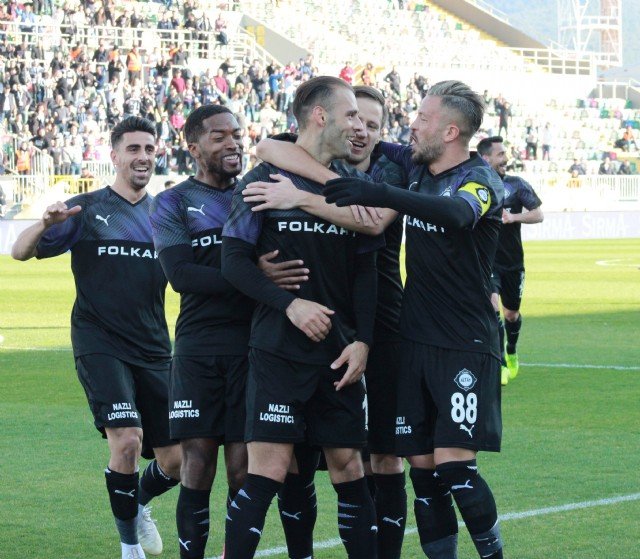 �zg�r �zkaya: Tek Hedefimiz S�per Lig