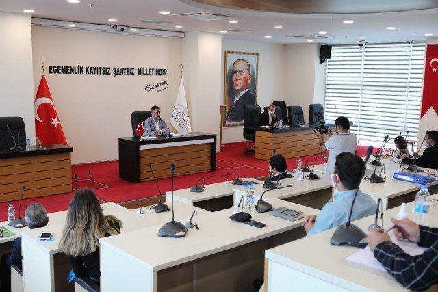 Sandal, �Erzak da��t�m� i�in gerekirse makam arac�m� da veririm�