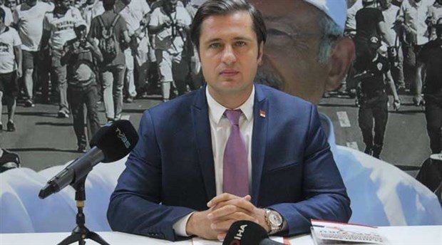 Y�cel�den ba�kanlara destek!