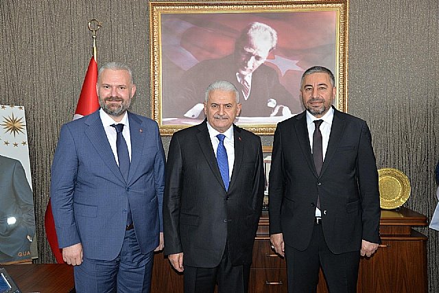 Binali Y�ld�r�m Menemen Belediyesi�ni ziyaret etti