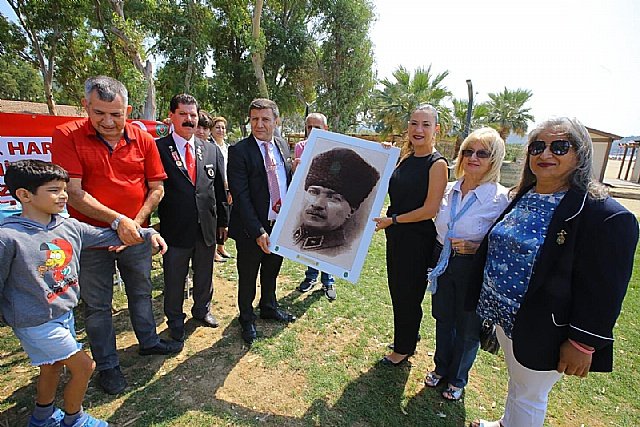 Ba�kan Sengel�e �ehit ve gazi yak�nlar�ndan anlaml� hediye�