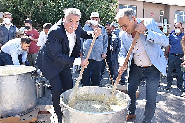 Ba�kan Tekin, ke�kek d�vd�