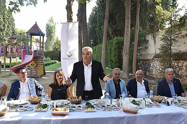 Ba�kan Tekin, muhtarlarla kahvalt�da bulu�tu