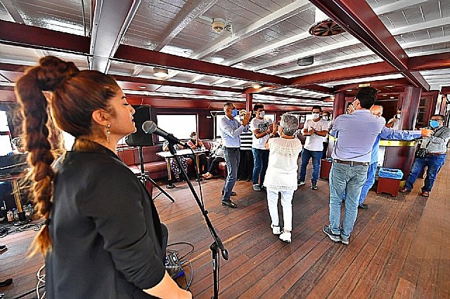Huzurevi sakinleri K�rfez turuna ��kt�