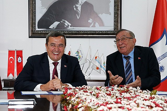 Konak Belediyesi ve Adana Seyhan Belediyesi karde� �ehir oldu
