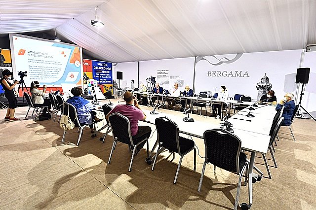 Uluslararas� �zmir K�lt�r Zirvesi sona erdi