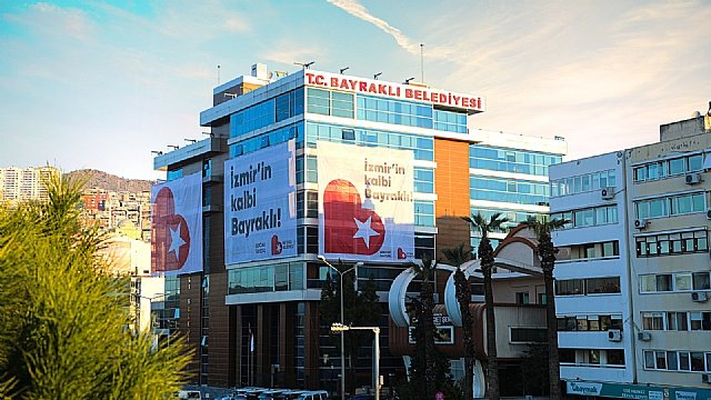 Bayrakl� i�in tan�t�m ata��:��zmir�in kalbi Bayrakl��
