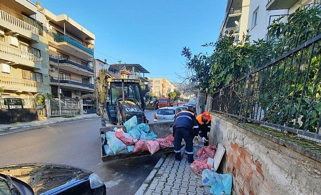 Bayrakl��da bir y�lda 13 bin ton moloz topland�!
