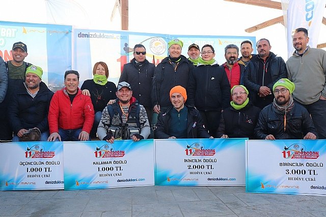 Efsane Levrek Av� i�in deniz tutkunlar� olta ba��na!