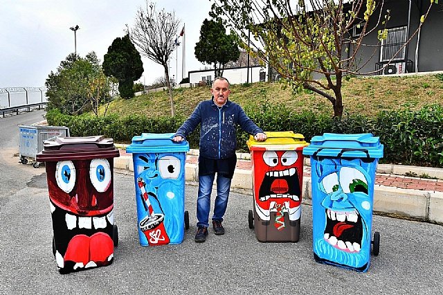 �zmir�de parklara renk geldi