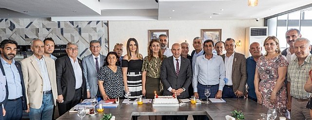 Ba�kan Soyer �i�li�deki muhtarlarla bulu�tu: Demokrasinin gere�i olarak muhtarlar� �nemsiyoruz
