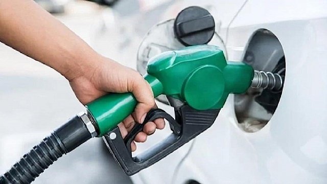 Benzine bir b�y�k zam daha geliyor!