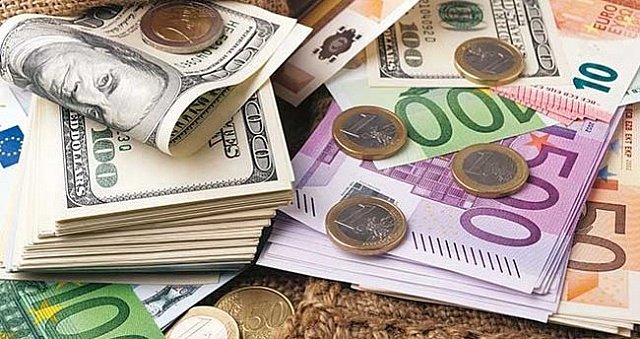 Dolar ve Euro'da g�n�n ilk rakamlar�