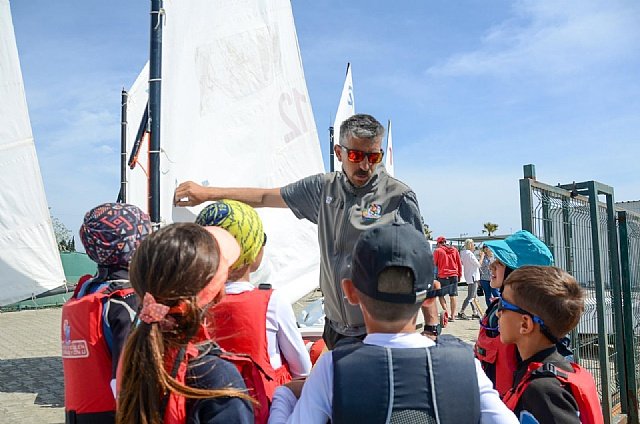 Seferihisar�dan gen� yelkenciler yeti�iyor;Fenerbah�e Spor Kul�b� altyap�s�na se�ildiler