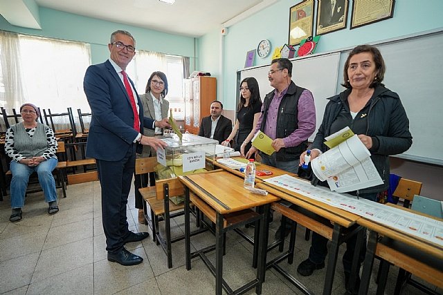 Ba�kan Arda oyunu kulland�