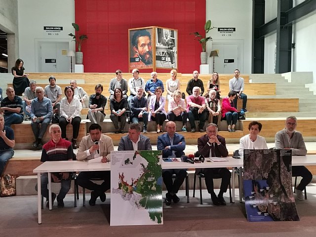 Ba�kan Soyer'den Bakan Ersoy'a �a�r�: '�e�me Projesi'nden vazge�in, Kemeralt�'n� beraber yapal�m'