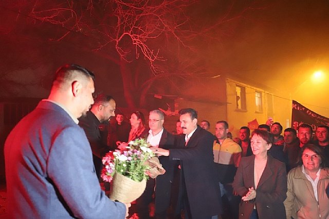 Ba�kan K�rg�z�e �smetpa�a Mahallesi�nde co�kulu kar��lama